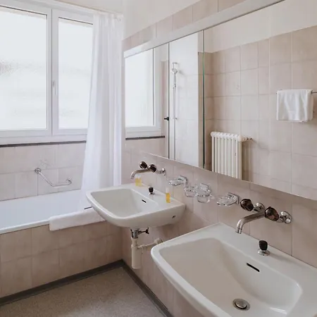 Uze In Sg Apartament